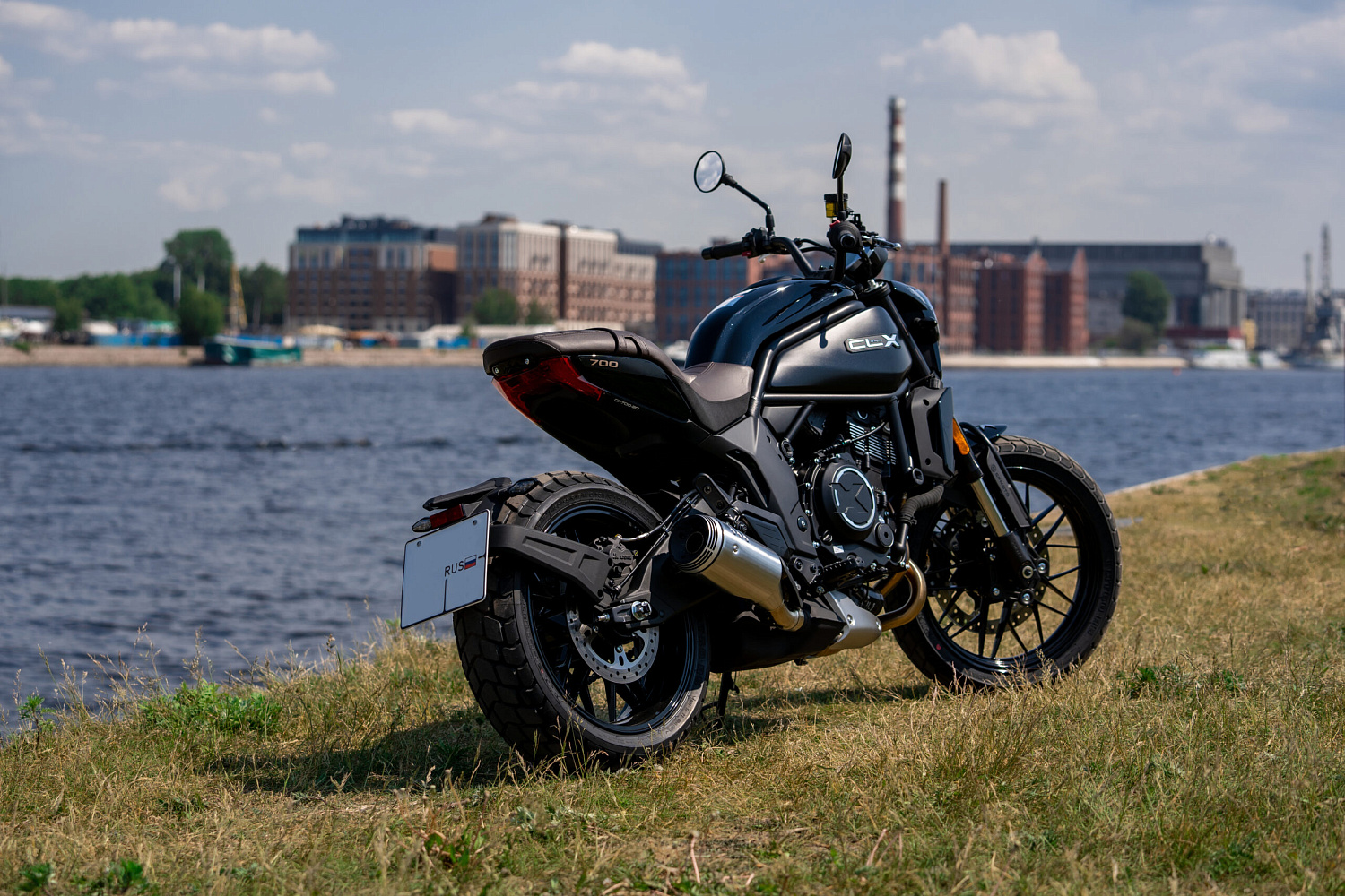 Настоящий мотоциклетный дух нового CFMOTO 700CL-X Heritage (ABS)!